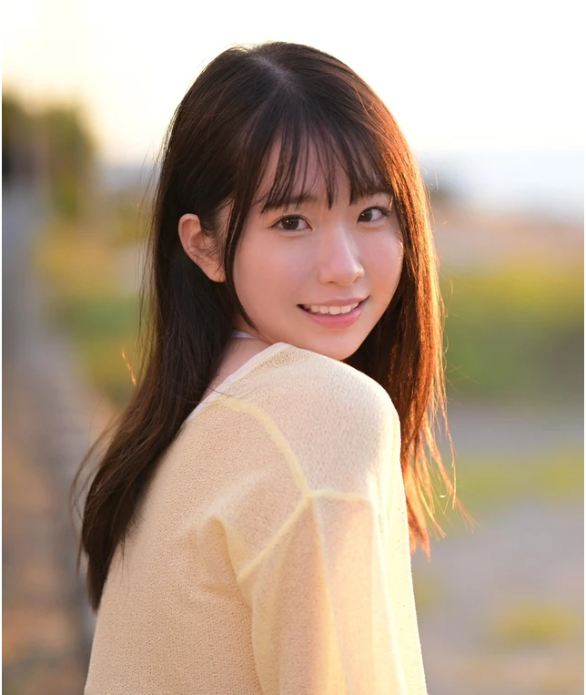 New Japanese Hot Girl Shirakami Sakiha Wows Fans with Stunning Look 6 Shirakami Sakiha smiling for the camera