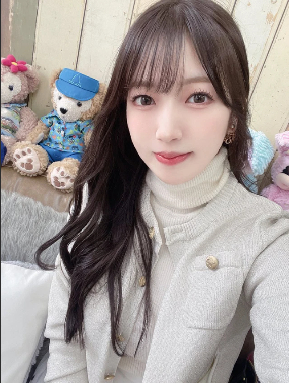 Hot Girl Akane Rei Announces Retirement After Just Two Years 2 Akane Rei smiling