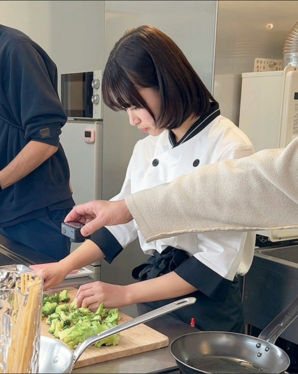From Michelin Chef to Sensual Hot Girl: Yuki Nozomi’s Stunning Career Shift 3 Yuki Nozomi in chef uniform