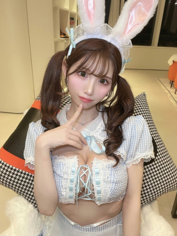 Japanese Influencer Spends $350K on Surgery, Shares Stunning Before and After 3 Hirase Airi before transformation