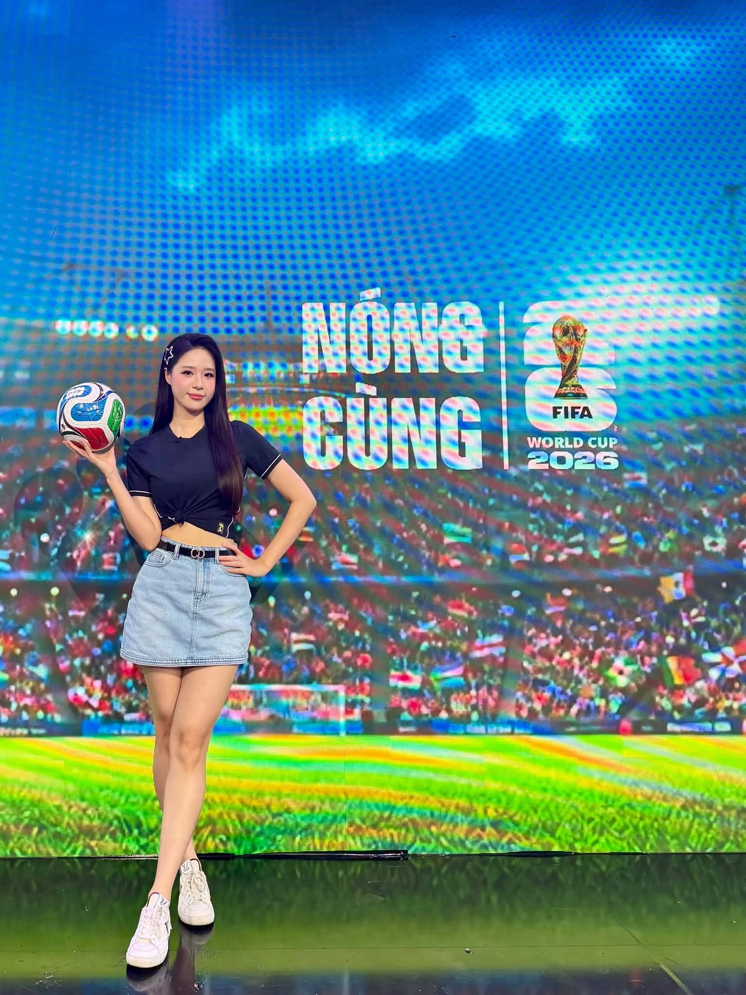 Nguyễn Hoàng Bảo Châu elegant pose at World Cup 2026