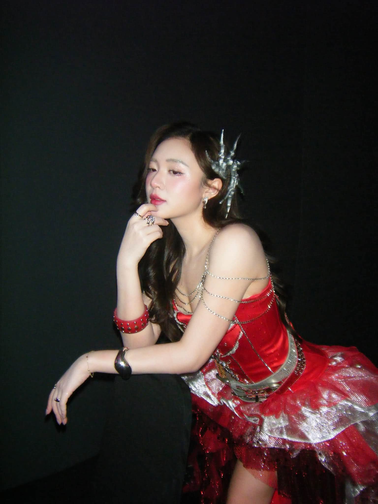 Phương Thảo celebrating esports success