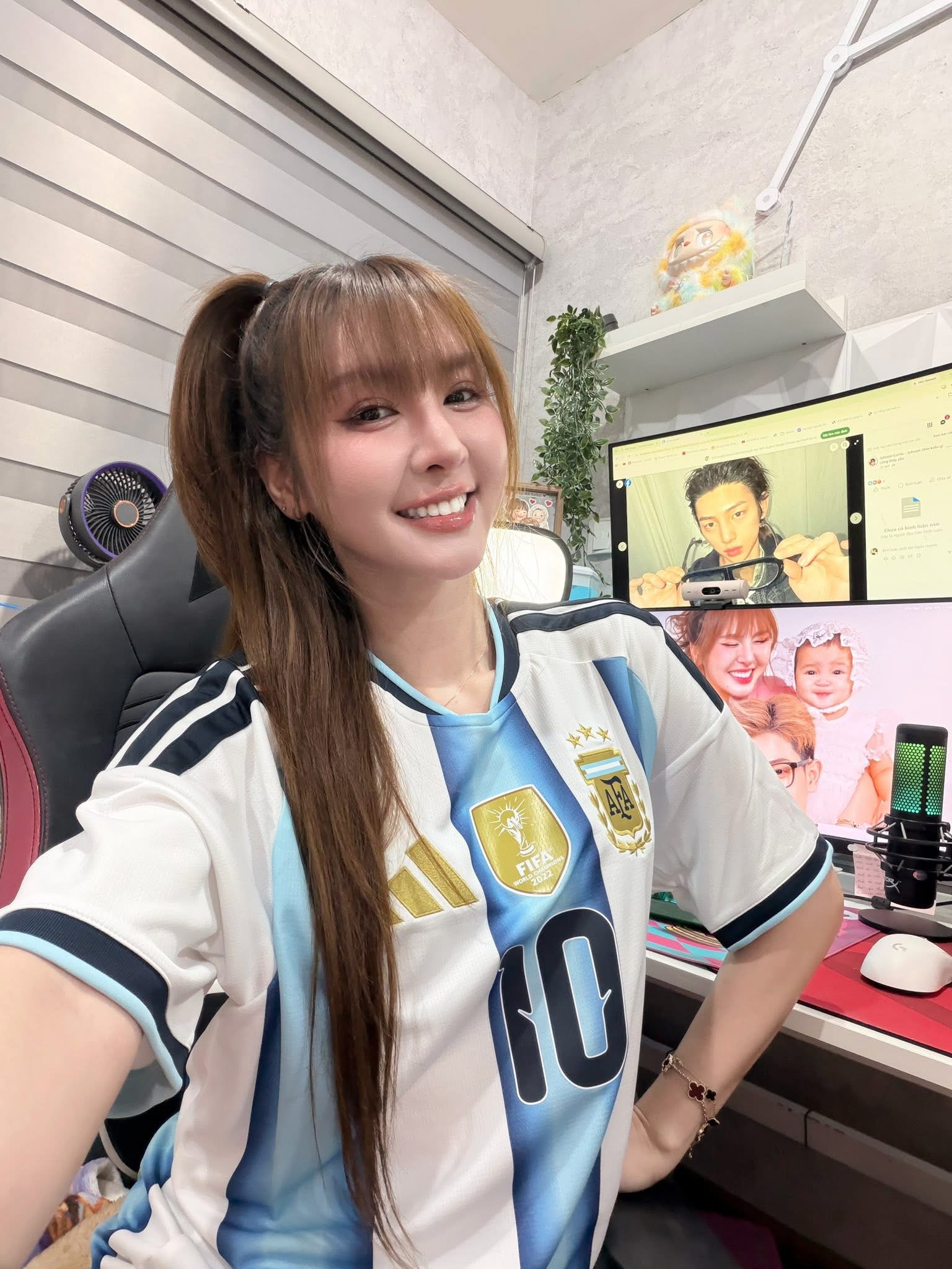 Ngân Sát Thủ’s Stunning Youthful Glow Shocks Fans 5 Ngân Sát Thủ in sporty Argentina jersey with high ponytails