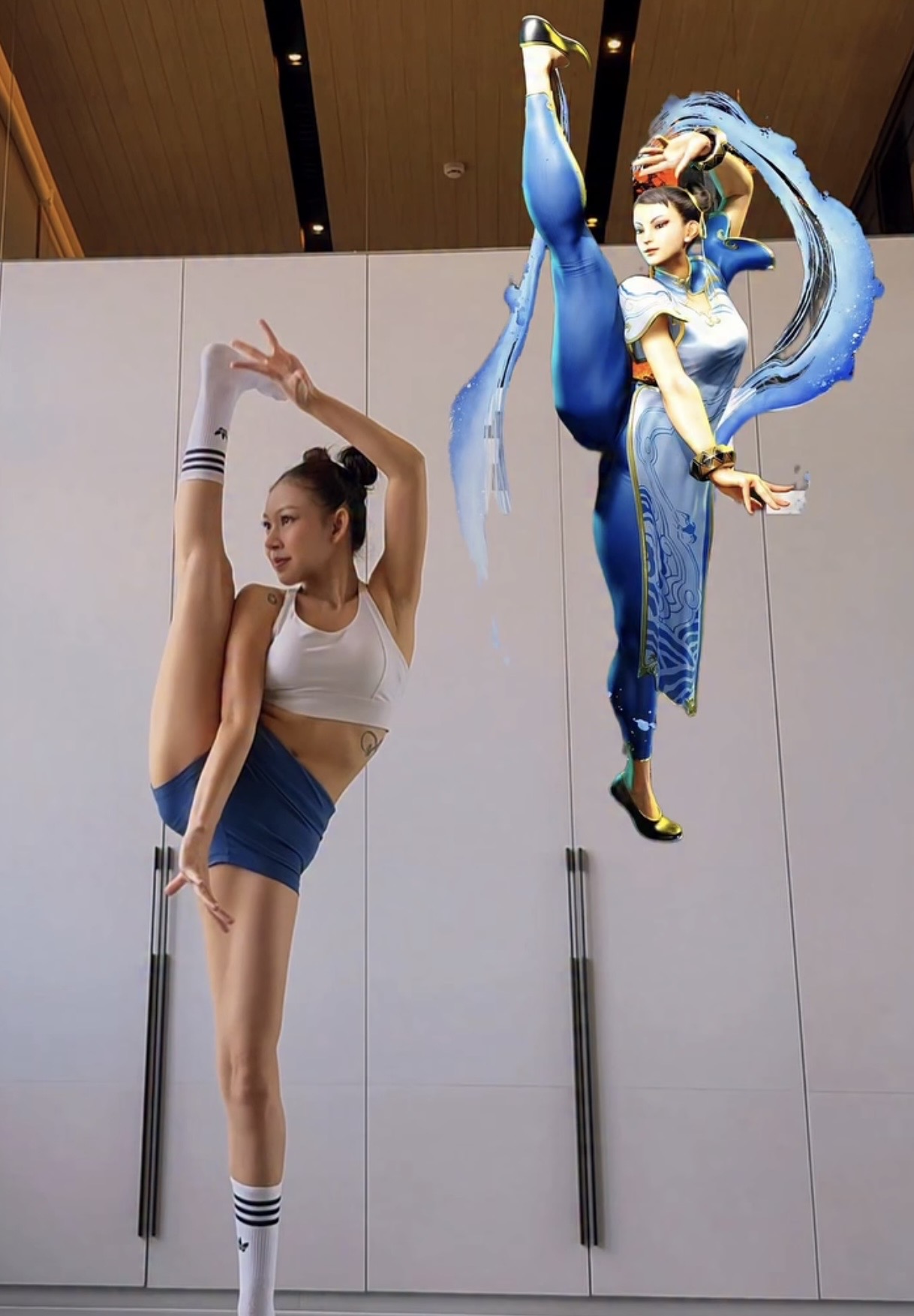 Cosplay with flexible poses