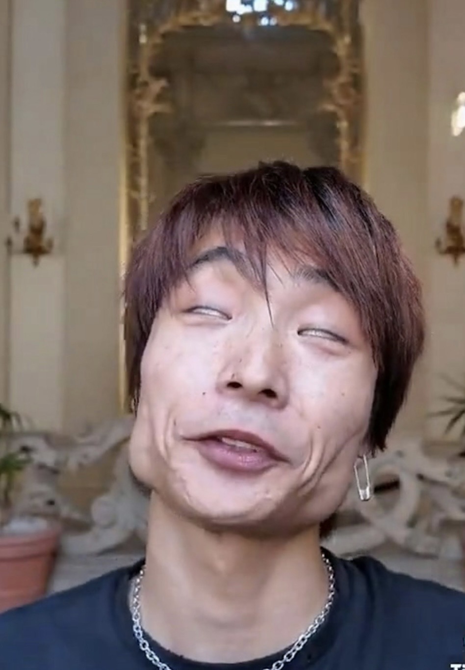 Aoki Keishiro in a drug-induced state
