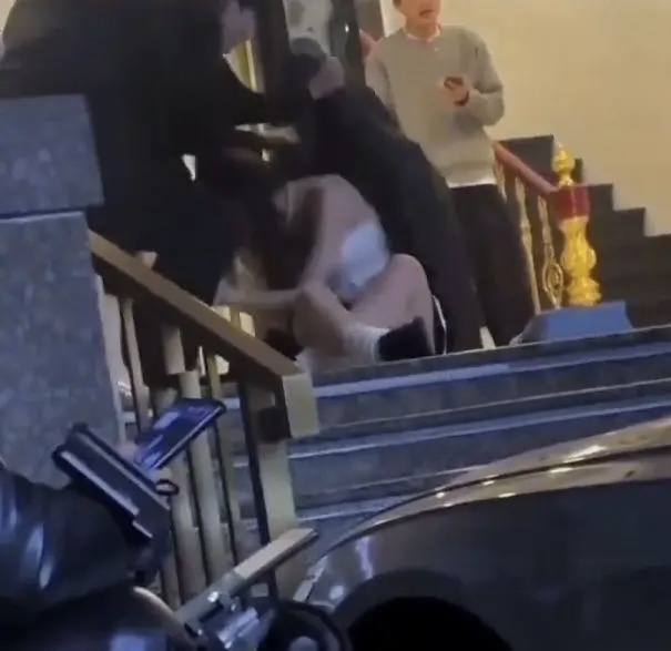 Girl forcibly kissing her best friend's boyfriend