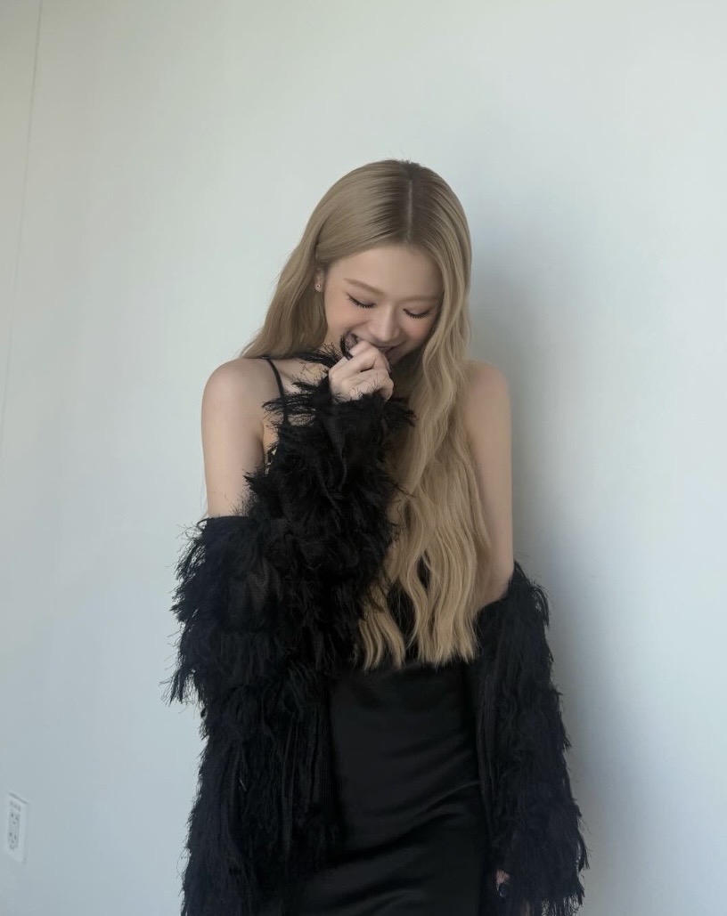 Linh Ka’s Comeback: From Scandal to Stylish V-Pop Star 7 Linh Ka confident and poised