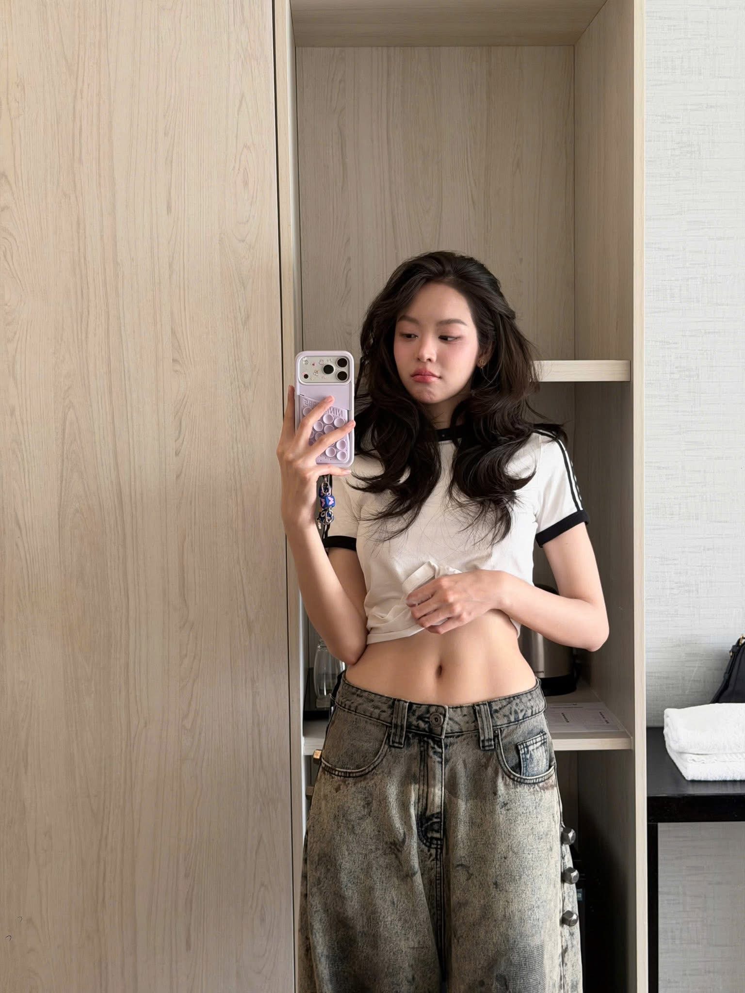 Miss Thanh Thủy Shows Off Tiny Waist, Inspires Fitness Vibes 3 Thanh Thuy inspiring fans to work out