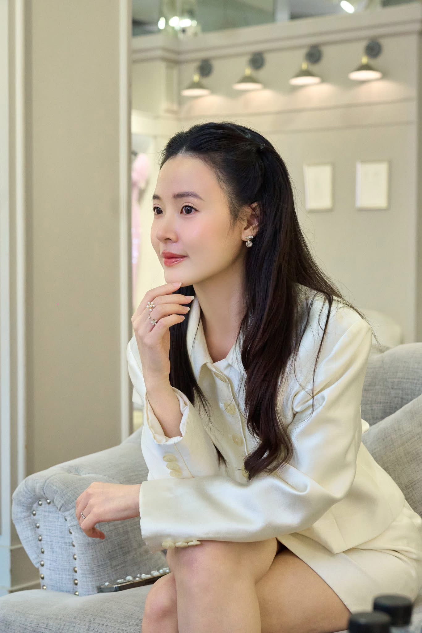 Midu Opens Up About Going Makeup-Free Amid Beauty Debates 5 Midu choosing meaningful values over beauty routines