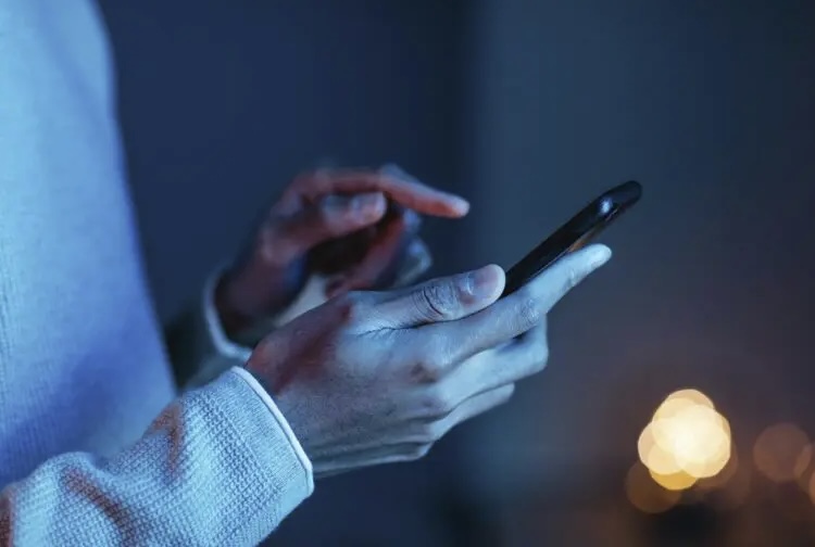 Phone Repair Warning Sparks Privacy Fears Online 5 img9902 090627 1784013814161 17840138143981866972112