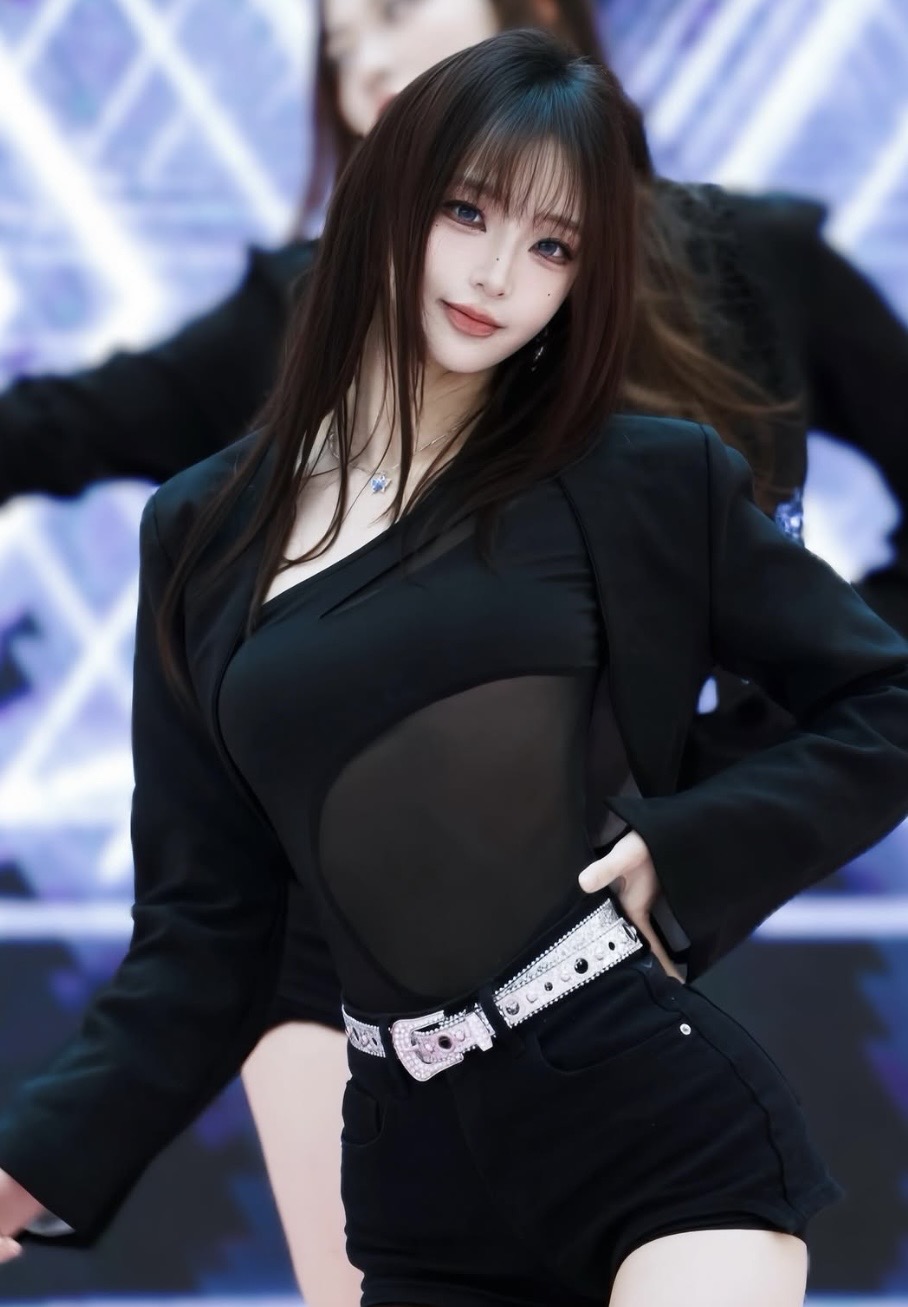 Cosplayer Specialbo_ Shares Rare Moment with Neymar on Live TV 6 specialbo_ in a sleek black outfit showing confident dancer vibe