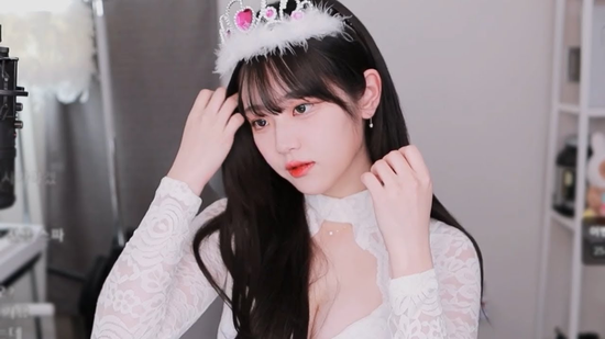 K-Pop Streamer Chodan Opens Up About Harsh Beauty Criticism 1 Chodan streamer photo