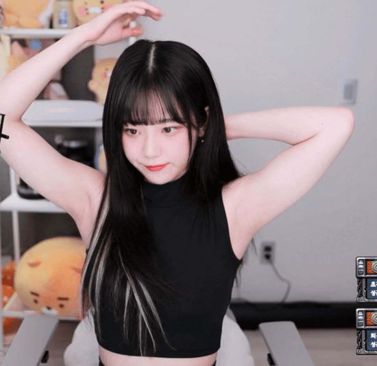 K-Pop Streamer Chodan Opens Up About Harsh Beauty Criticism 4 Chodan streamer candid