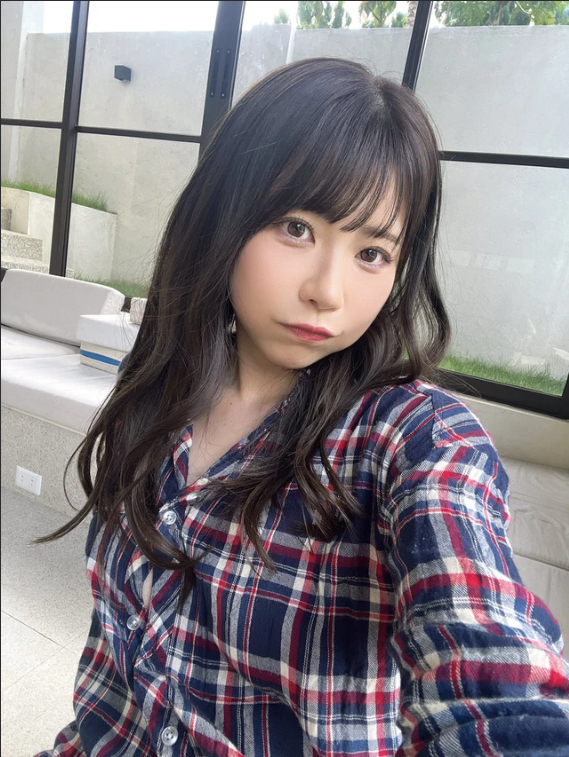 Aoi Ibuki bikini photos