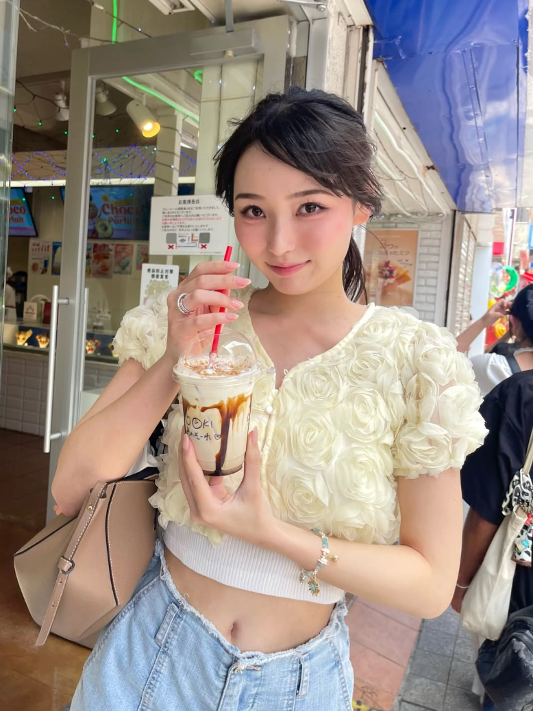 Japan’s ‘Most Beautiful Starbucks Girl’ Drops Job to Become Sexy Model 2 Yasui Minami bikini photo shoot