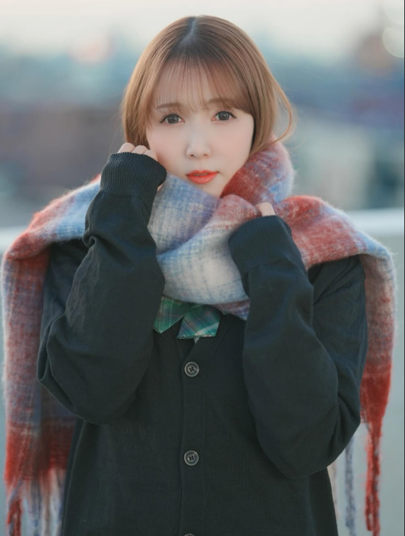 Ayaka Tomoda project scene