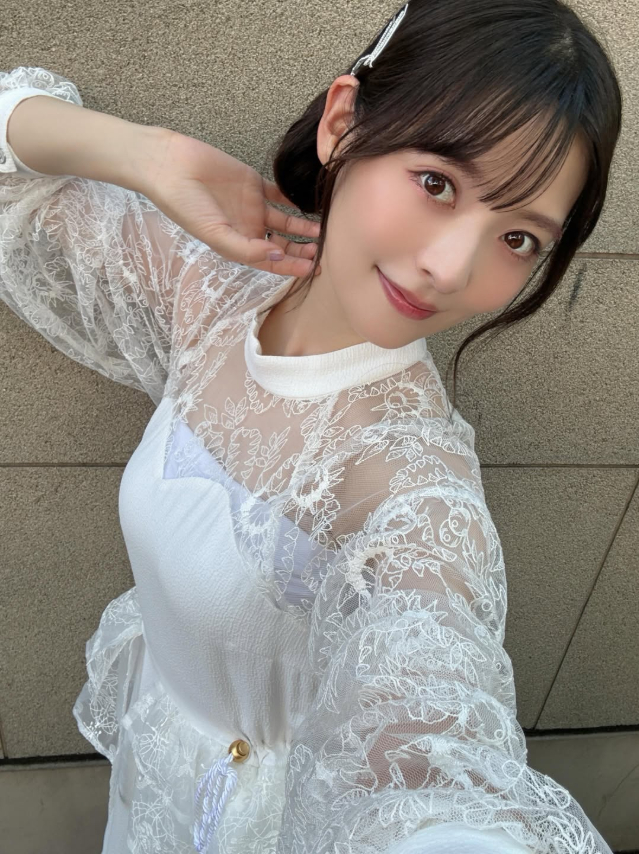 Sumire Uesaka Opens Up About Struggles With Her Curvy Figure 2 Sumire Uesaka at an event