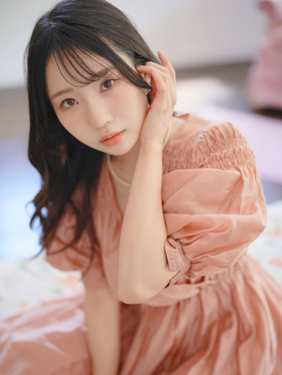 Model Asaka shocked by hidden camera discovery
